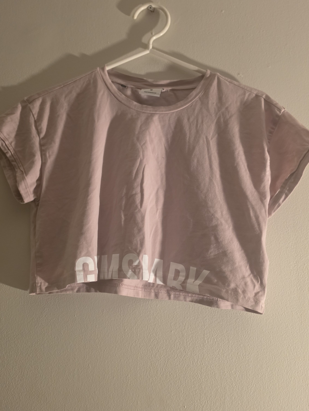 Gymshark Pale Pink Cropped Logo Tee